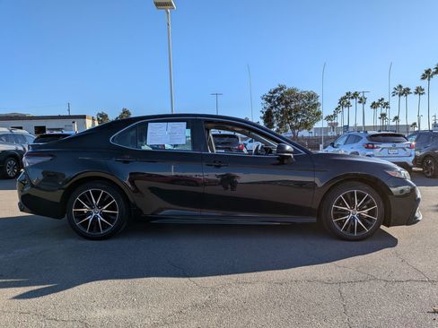 Used 2023 Toyota Camry SE image 5