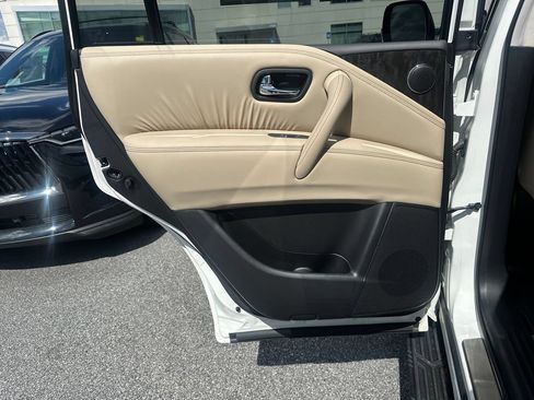 Used 2024 Nissan Armada Platinum w/ Captain's Chairs Package RWD image 18