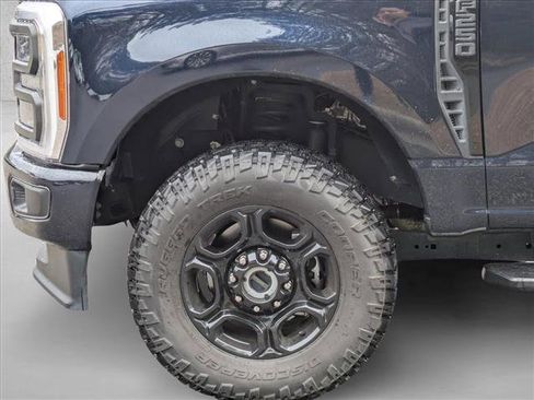 Used 2023 Ford F250 XLT w/ XLT Premium Package image 9