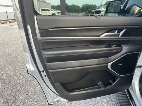 Used 2023 Jeep Wagoneer 4WD w/ Convenience Group I image 22