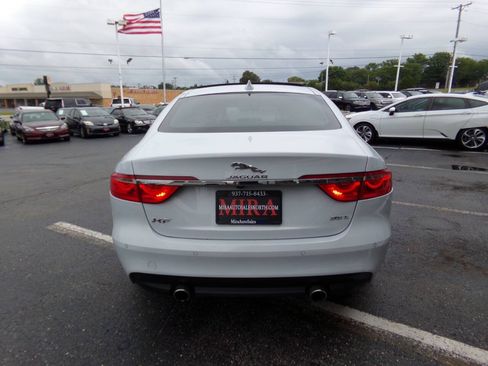 Used 2016 Jaguar XF Premium RWD image 3