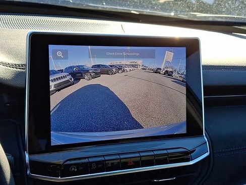 New 2026 Jeep Compass Latitude image 12