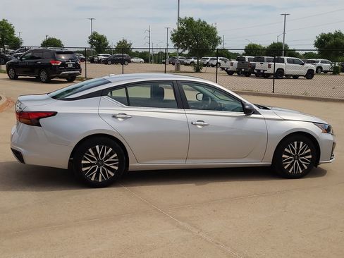 Certified 2025 Nissan Altima 2.5 SV FWD image 4