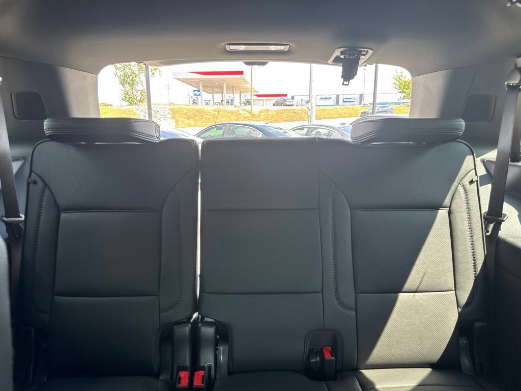 New 2026 GMC Yukon Denali w/ Sun & Power Step Package AWD/4WD image 32