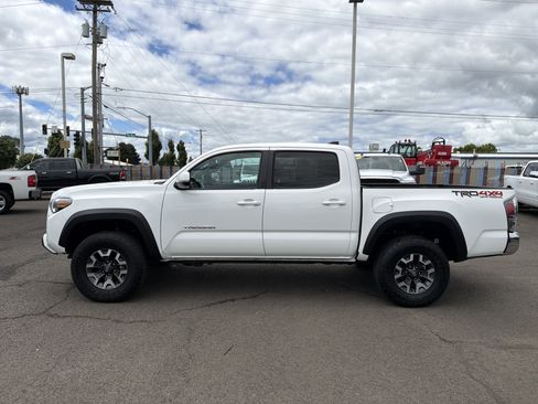 Used 2023 Toyota Tacoma TRD Off-Road AWD/4WD image 2