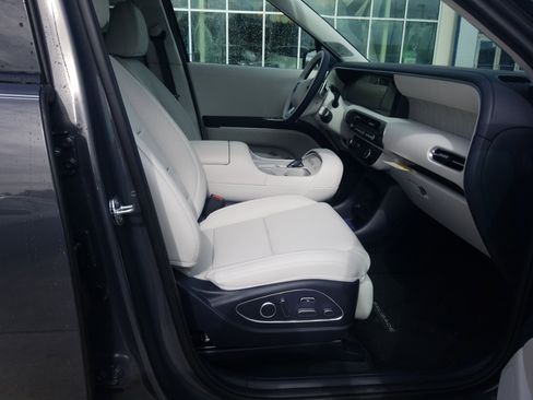New 2026 Hyundai Palisade Calligraphy FWD image 17