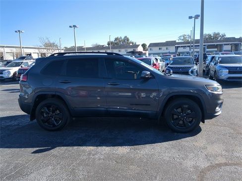 Used 2021 Jeep Cherokee Latitude Plus image 5