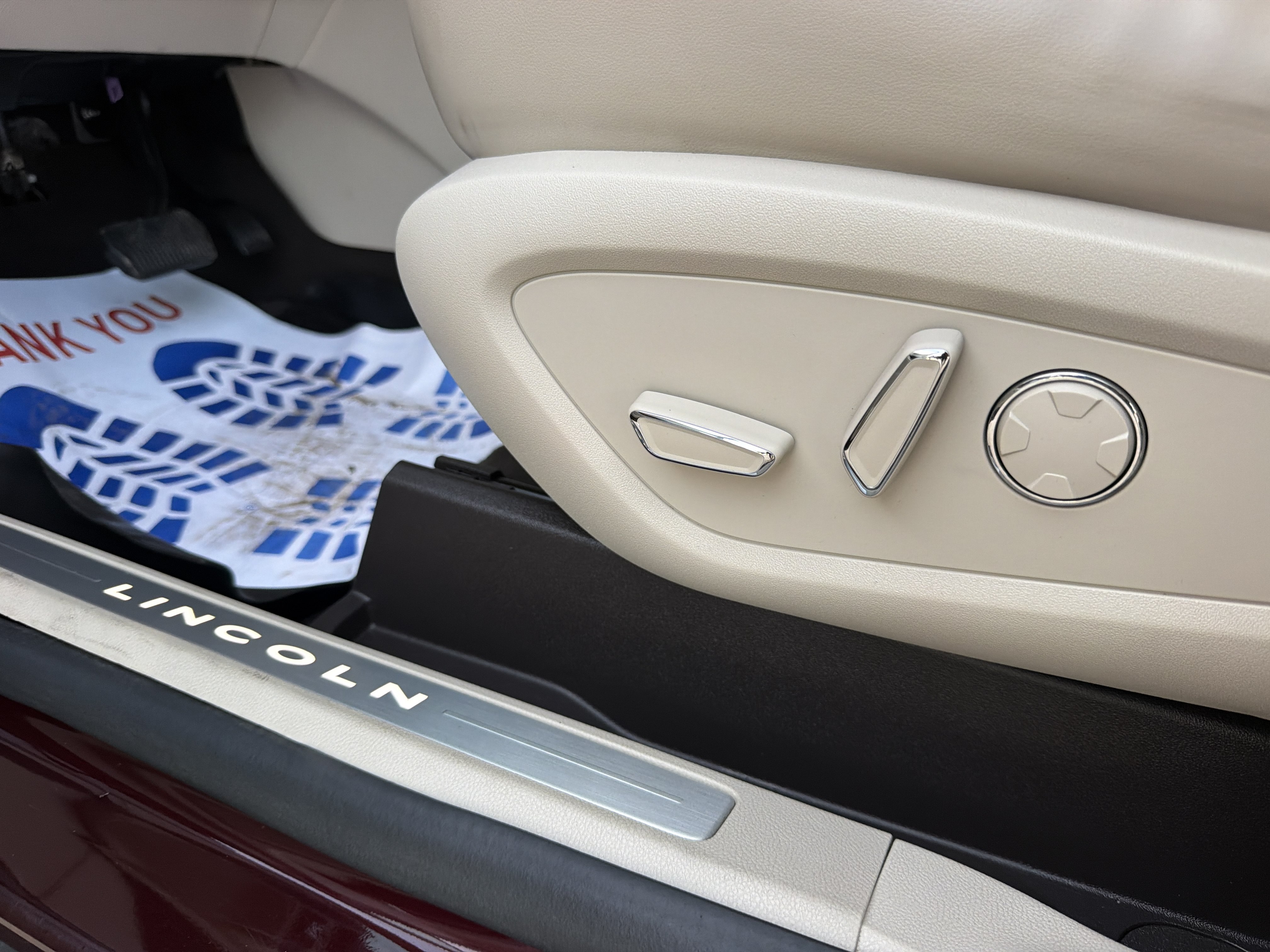 Used 2019 Lincoln MKC Reserve w/ MKC Climate Package FWD image 27