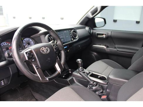 Used 2023 Toyota Tacoma TRD Off-Road image 9