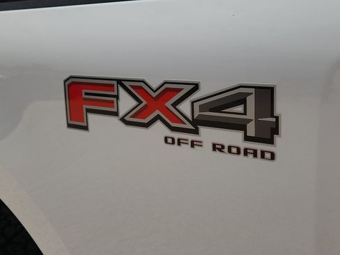 Used 2023 Ford F250 XL w/ XL Driver Assist Package AWD/4WD image 9