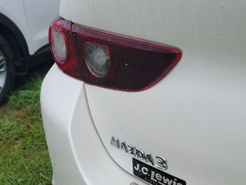 Used 2024 MAZDA MAZDA3 s FWD image 20