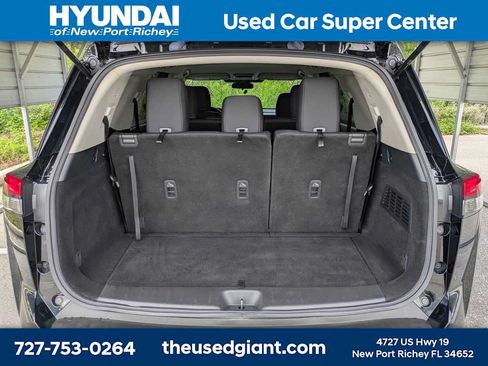 Used 2024 Nissan Pathfinder SV w/ Lighting Package (N92) FWD image 12