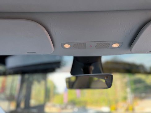 Used 2021 Tesla Model Y Long Range image 47