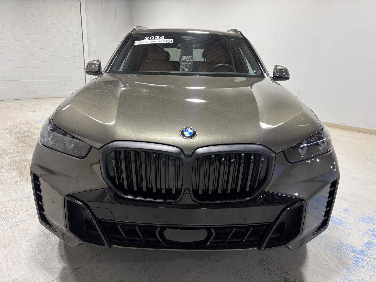 Used 2024 BMW X5 xDrive40i w/ M Sport Package AWD/4WD image 14