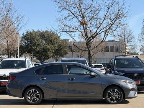 Used 2024 Kia Forte LXS w/ LXS Technology Package image 3