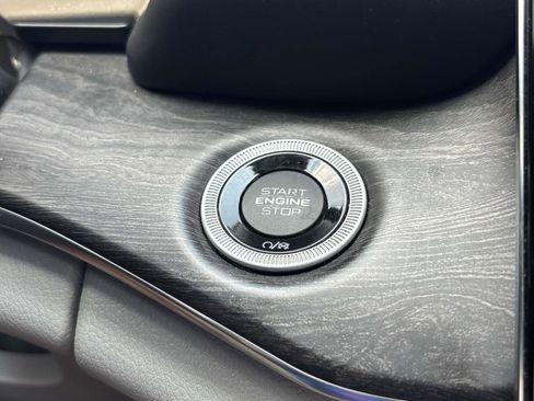 Used 2022 Jeep Grand Cherokee Overland w/ Adv Protech Group III image 25