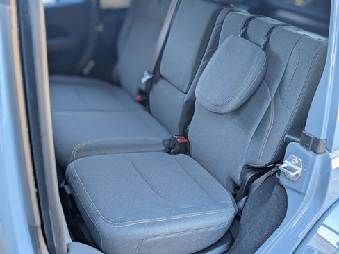 Used 2025 Jeep Wrangler Sahara w/ Safety Group image 17