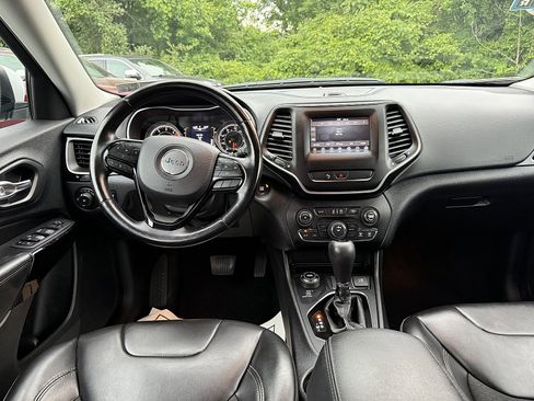 Used 2020 Jeep Cherokee Latitude Plus AWD/4WD image 13