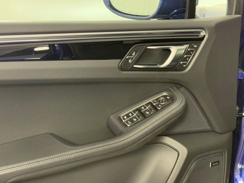 Certified 2026 Porsche Macan AWD/4WD image 27