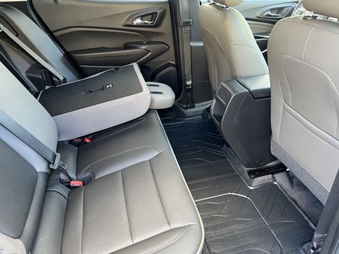 Used 2025 Chevrolet Trax ACTIV w/ Sunroof Package image 20