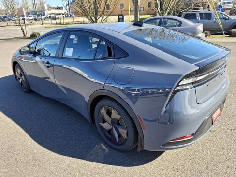 New 2026 Toyota Prius Plug-In Hybrid image 4