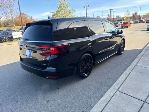 Used 2023 Honda Odyssey Sport image 4