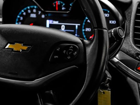 Used 2017 Chevrolet Impala LT FWD image 17