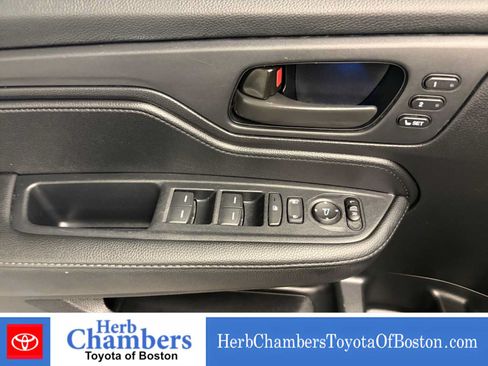 Used 2025 Honda Odyssey EX-L image 14