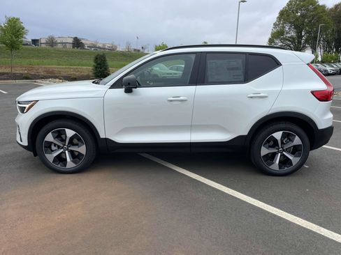 New 2025 Volvo XC40 B5 Plus w/ Protection Package Premier image 6