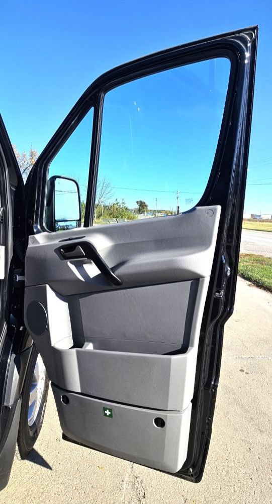 Used 2016 Mercedes-Benz Sprinter 2500 image 16