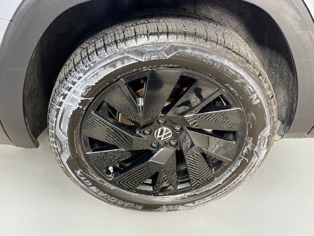 Used 2026 Volkswagen Atlas SE FWD image 32