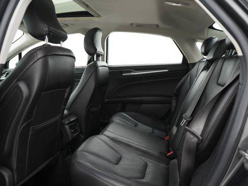 Used 2016 Ford Fusion Titanium FWD image 13