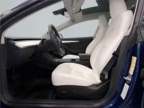 Used 2023 Tesla Model 3 Standard Range image 11
