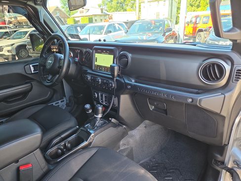 Used 2019 Jeep Wrangler Sport AWD/4WD image 19