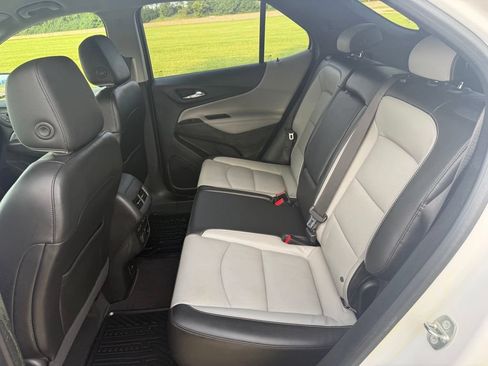 Used 2018 Chevrolet Equinox Premier FWD image 16