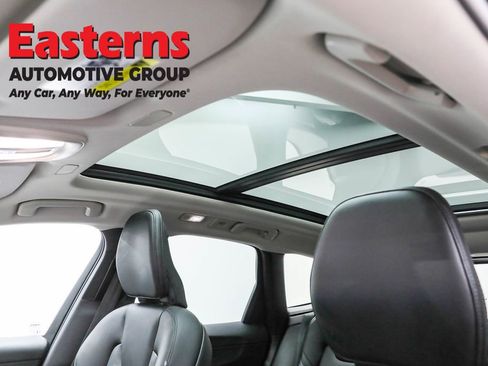 Used 2023 Volvo XC60 B5 Core image 36