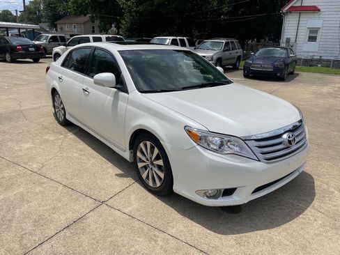 Used 2011 Toyota Avalon Limited FWD image 5