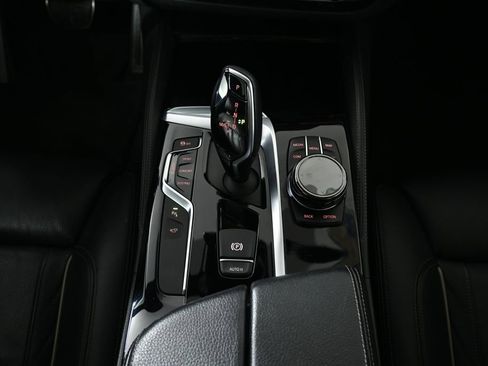 Used 2018 BMW M550i xDrive image 24