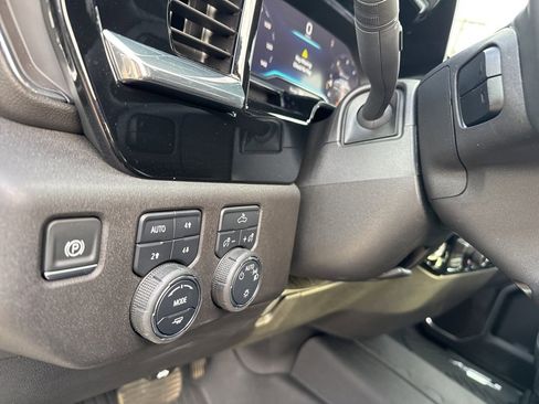 Used 2025 Chevrolet Silverado 1500 LT image 12