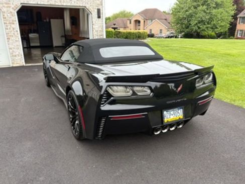 Used 2016 Chevrolet Corvette Z06 w/ 3LZ Preferred Equipment Group RWD image 2