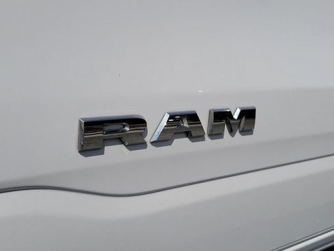 Used 2023 RAM 1500 Laramie AWD/4WD image 7