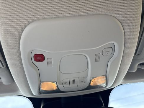 Used 2023 Jeep Renegade Altitude image 27