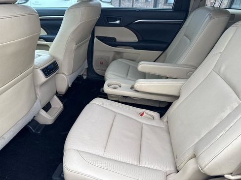 Used 2014 Toyota Highlander Limited Platinum AWD/4WD image 42