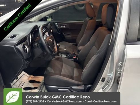 Used 2018 Toyota Corolla iM w/ Carpet Mat Package (TMS) FWD image 11