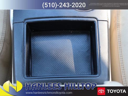 Used 2015 Toyota Camry LE image 18