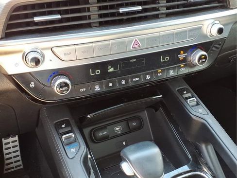 Used 2020 Kia Telluride SX w/ SX Prestige Package image 10