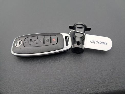 New 2025 Nissan Pathfinder SL w/ SL Premium Package image 30