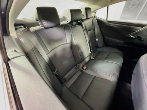 Used 2024 Lexus ES 350 w/ Premium Package FWD image 26