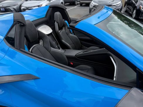 Used 2025 Chevrolet Corvette Stingray Preferred Conv w/ 2LT RWD image 21