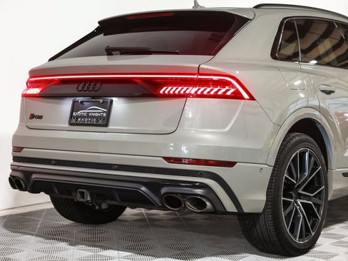 Used 2021 Audi SQ8 Prestige AWD/4WD image 9